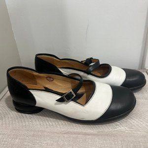 Fluevog, Fellowship "Sandra"